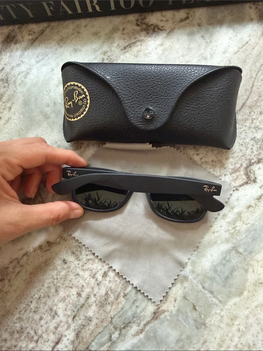 Ray-Ban Matte Black Frame Sunglasses with Green Lenses
